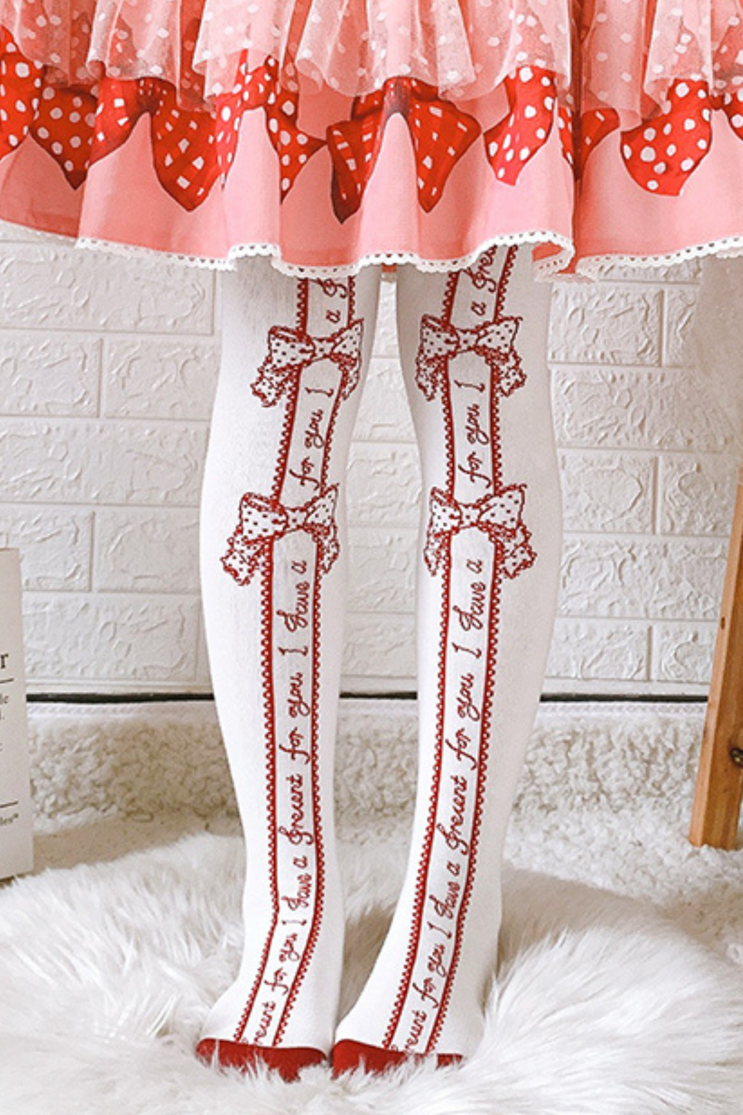 Line Ribbon Knee-High Socks