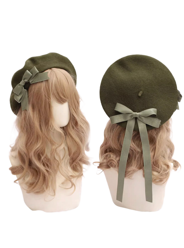 Sweet beret with ribbon
