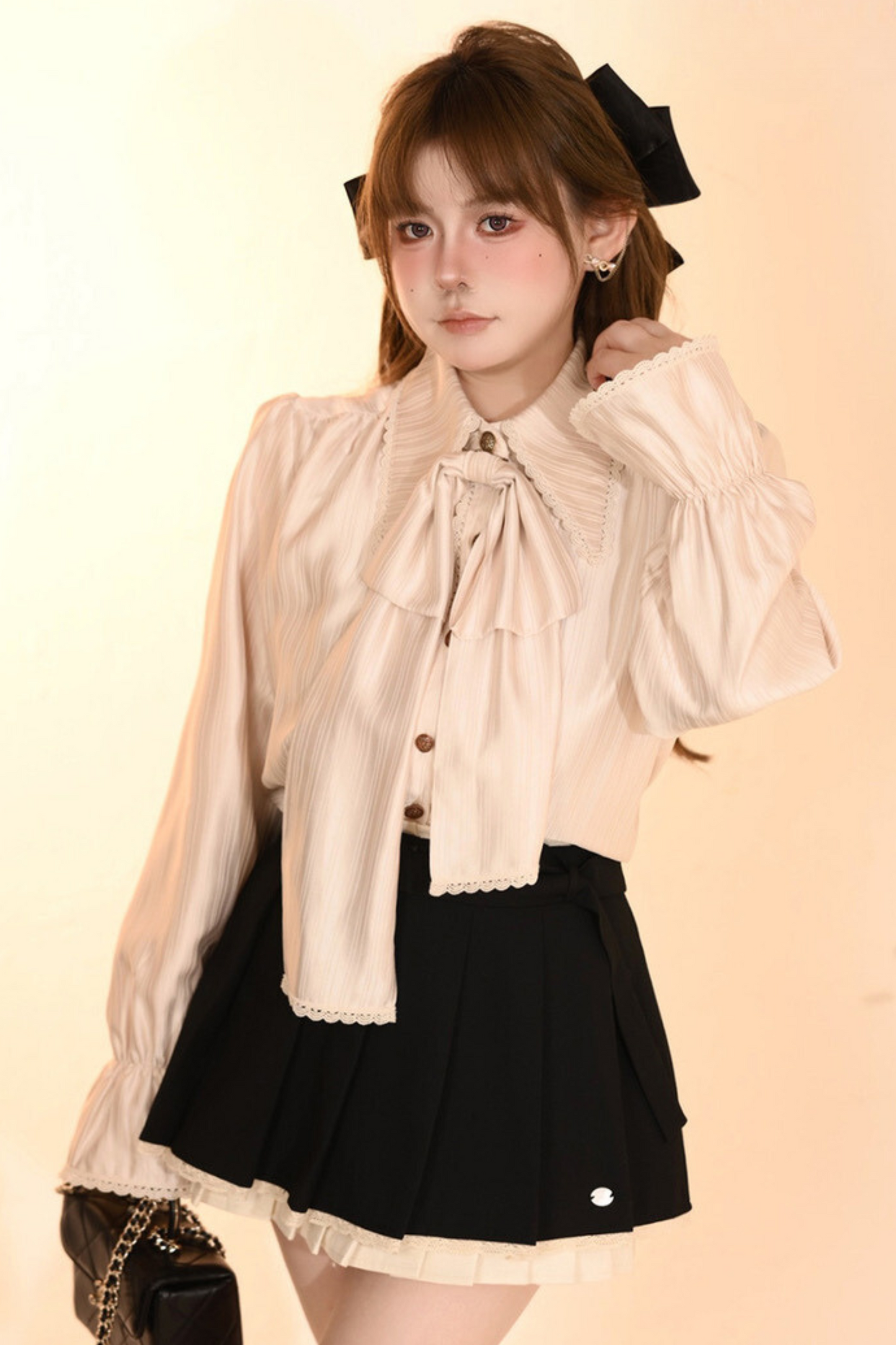 [Reservation product] Shiny ribbon shirt + pleated skirt