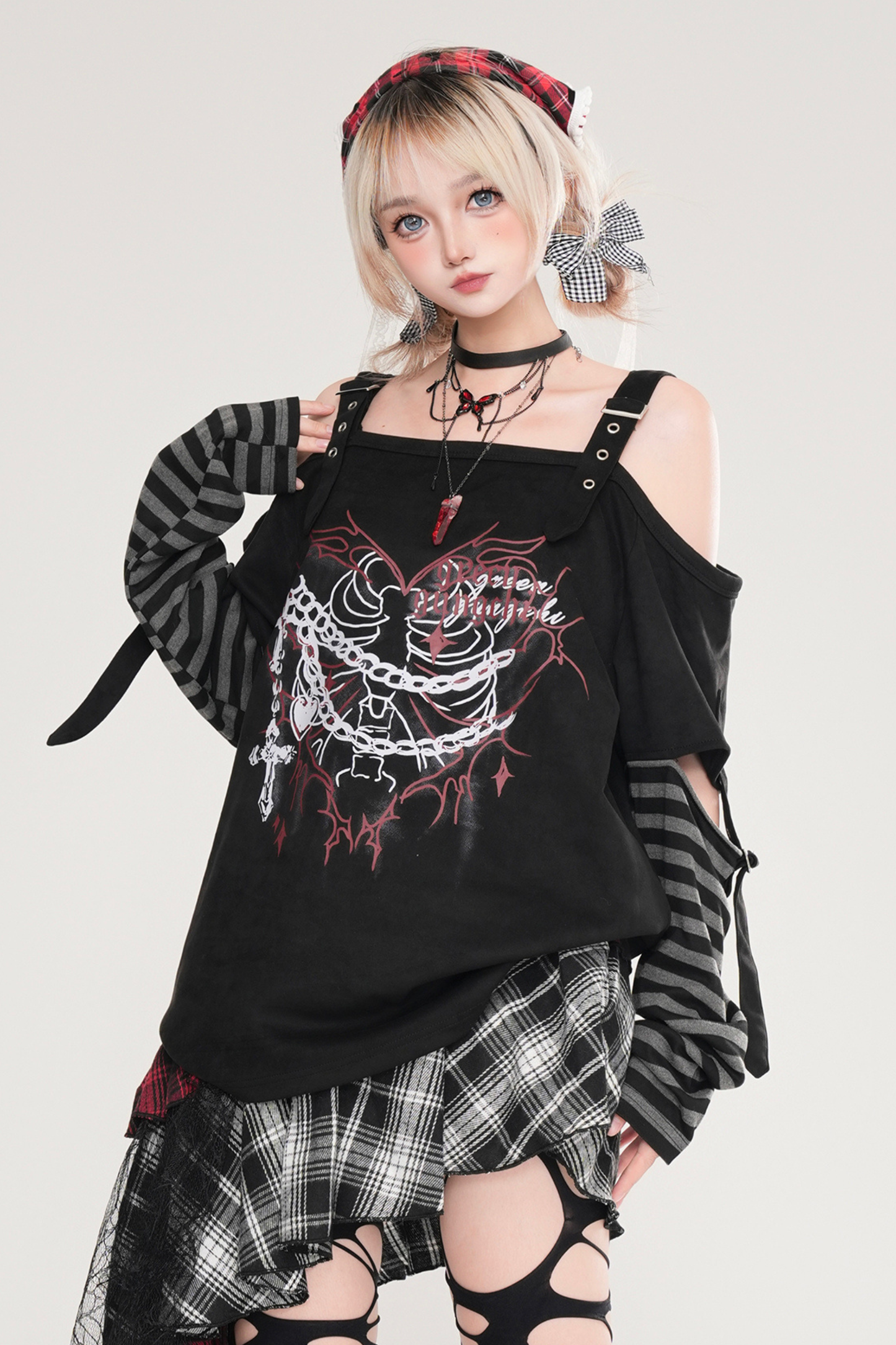 Dark Mode Striped Off-the-shoulder Top