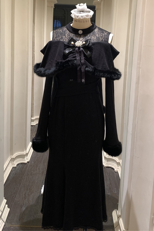 スリムダークニットドレス