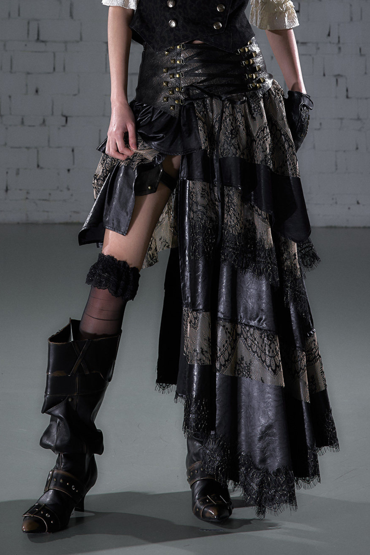 Mittelalterliches Spitzen-Patchwork-Rock