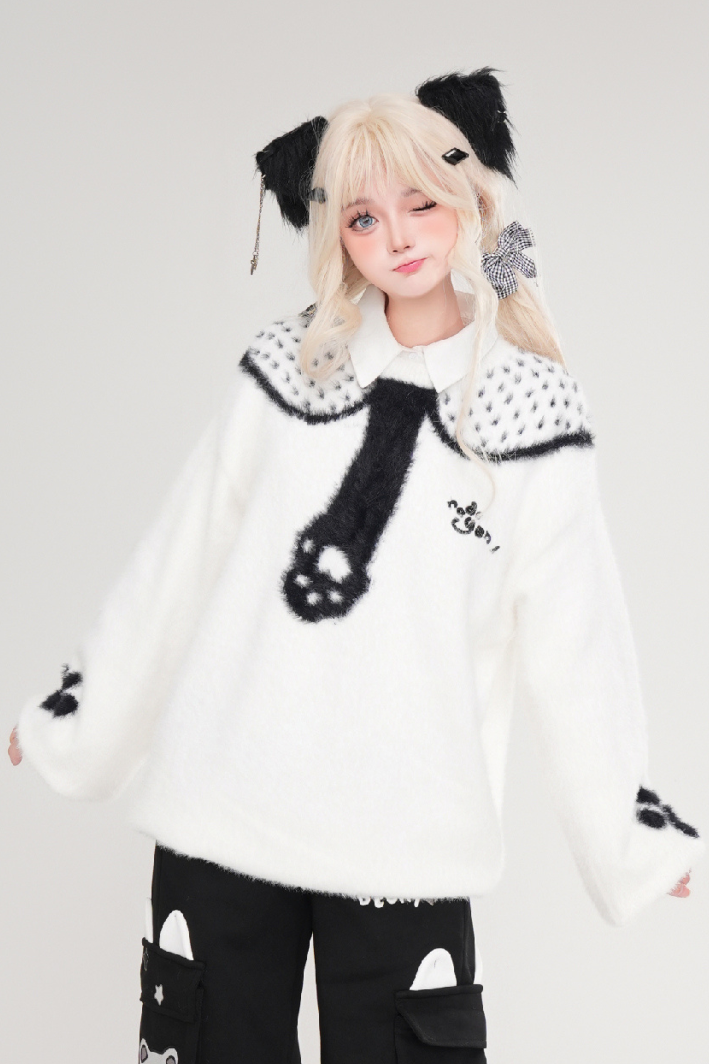 Loose top with cat design