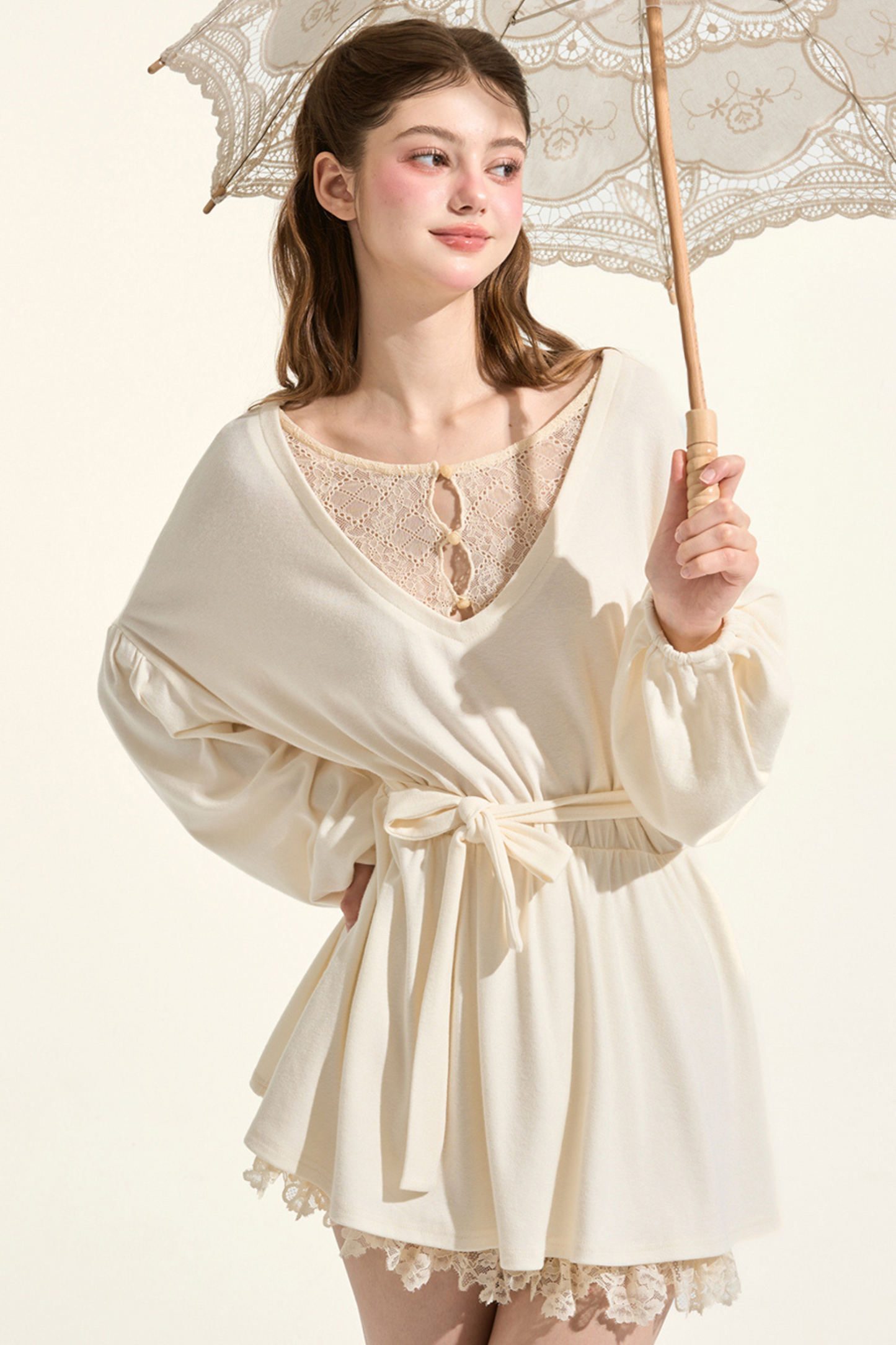 クリーミーバニラランタンスリーブVネックドレス