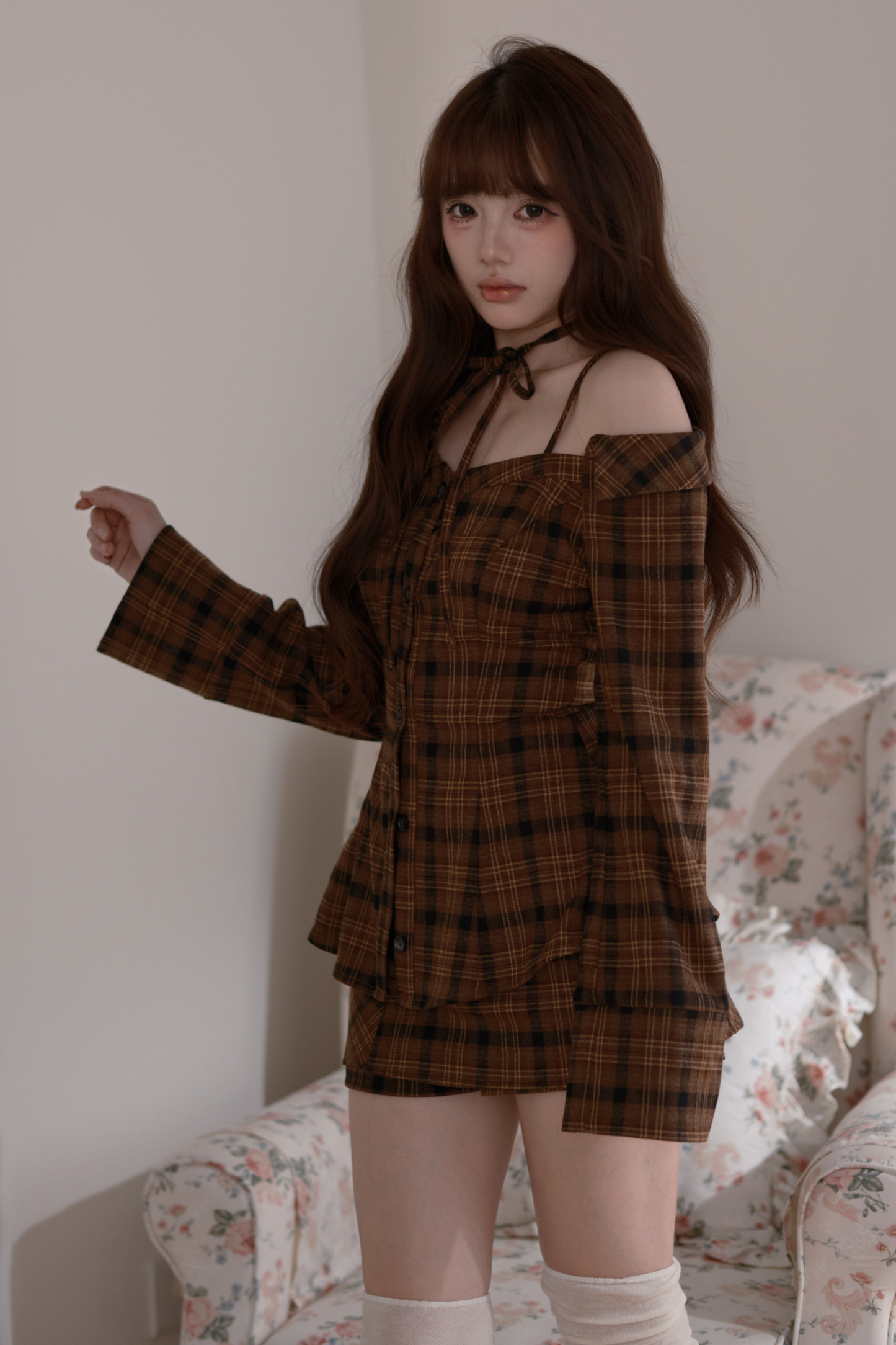 Karo-Oberteil mit schulterfreiem Ausschnitt + Kurze Hose