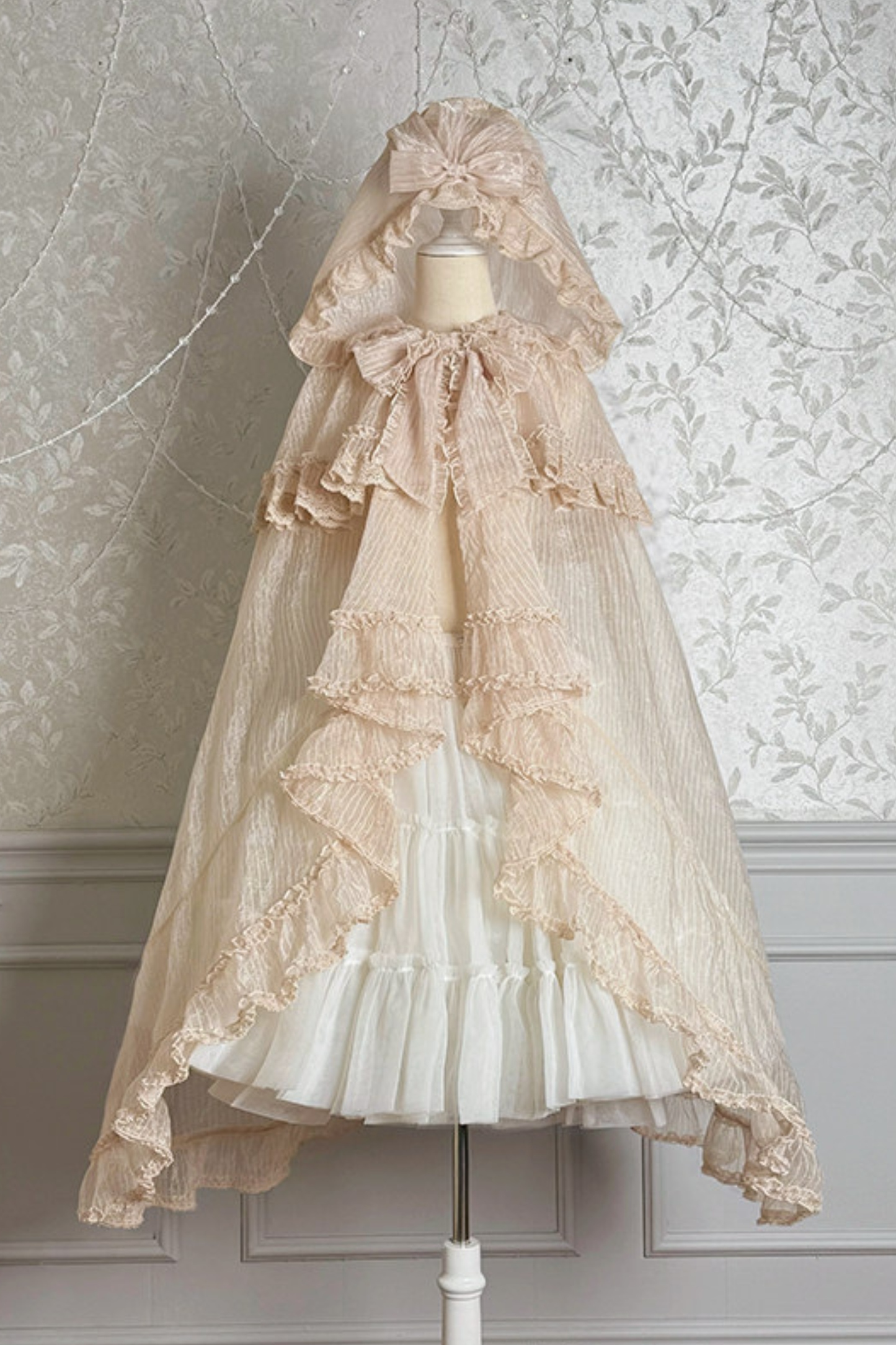 【4月3日予約締切】ファンタジーシアーフードロリータケープ