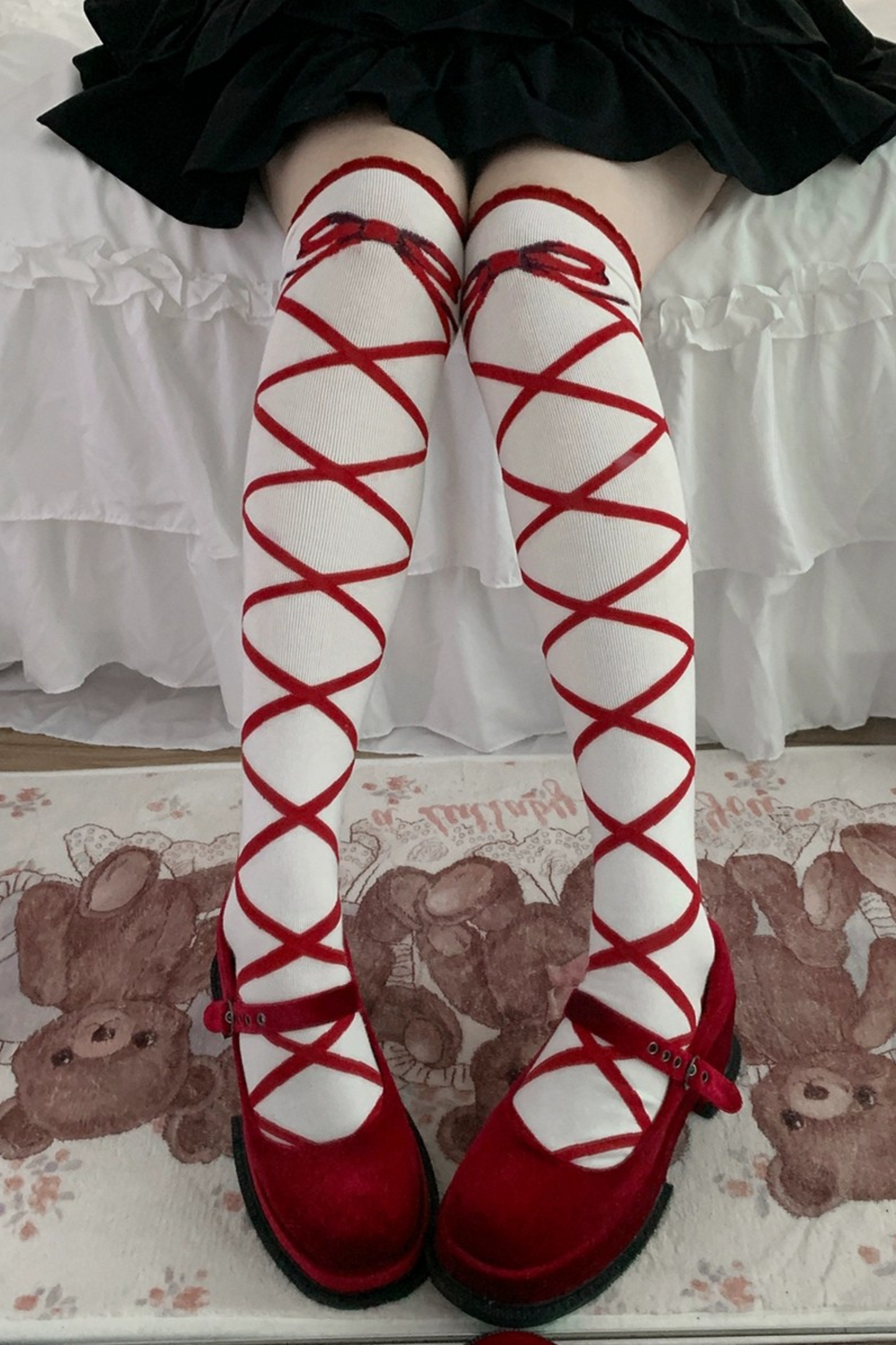 Verflochtene Riemen Lolita-Socken für Frauen, Frühlings- und Sommersocken über das Knie, dicke Baumwoll-Lolita-Mittelsocken, japanische schlanke Beine sind süß 