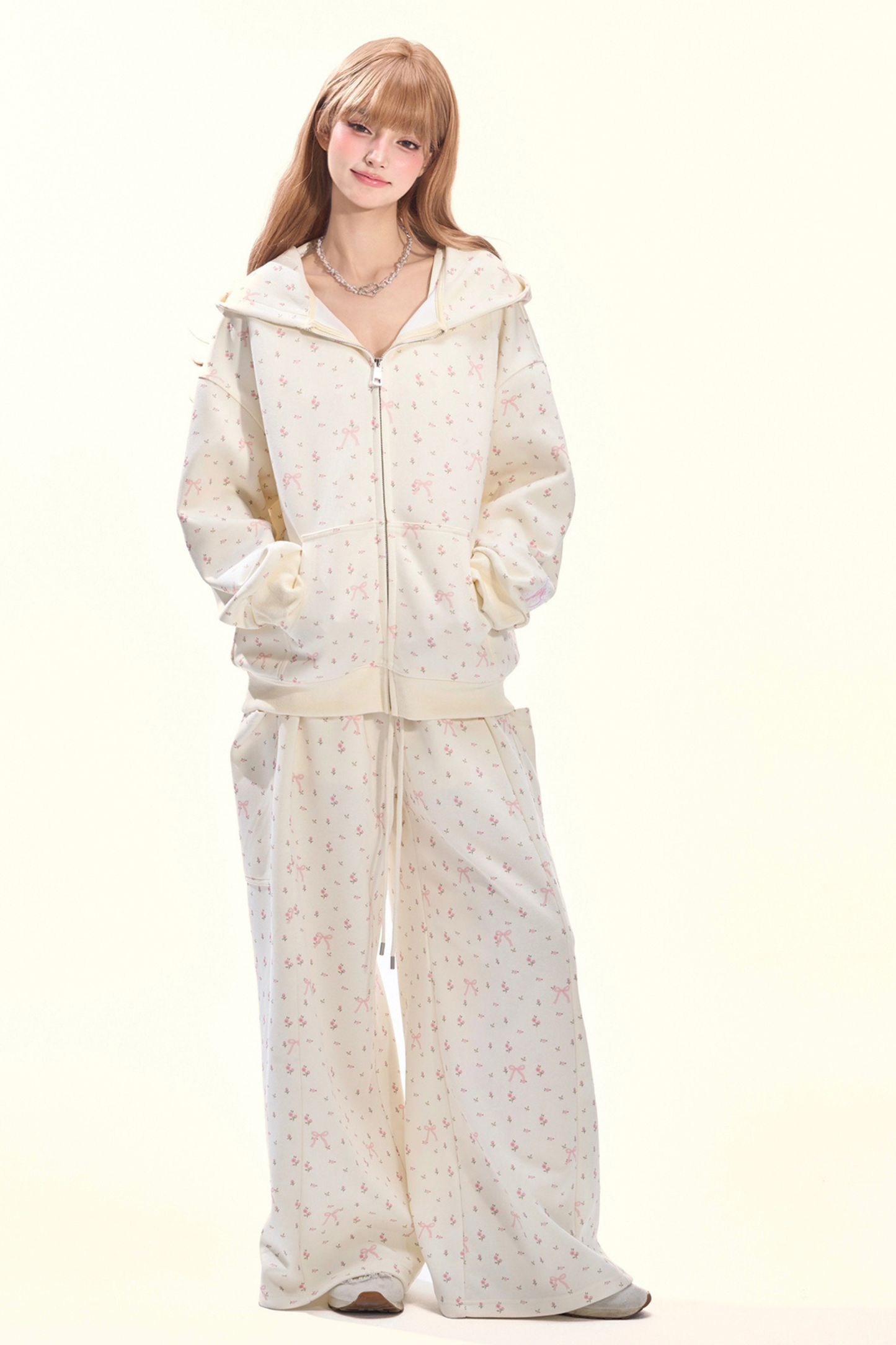 リトルキュートフラワーフードパーカー+リボンキャミソール+ワイドパンツ