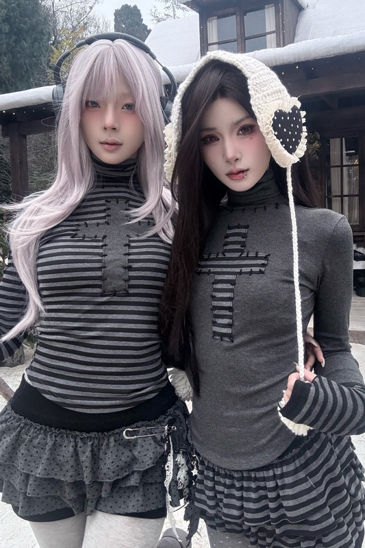 クロスハイネックトップス+パンツスカート+ペンダント