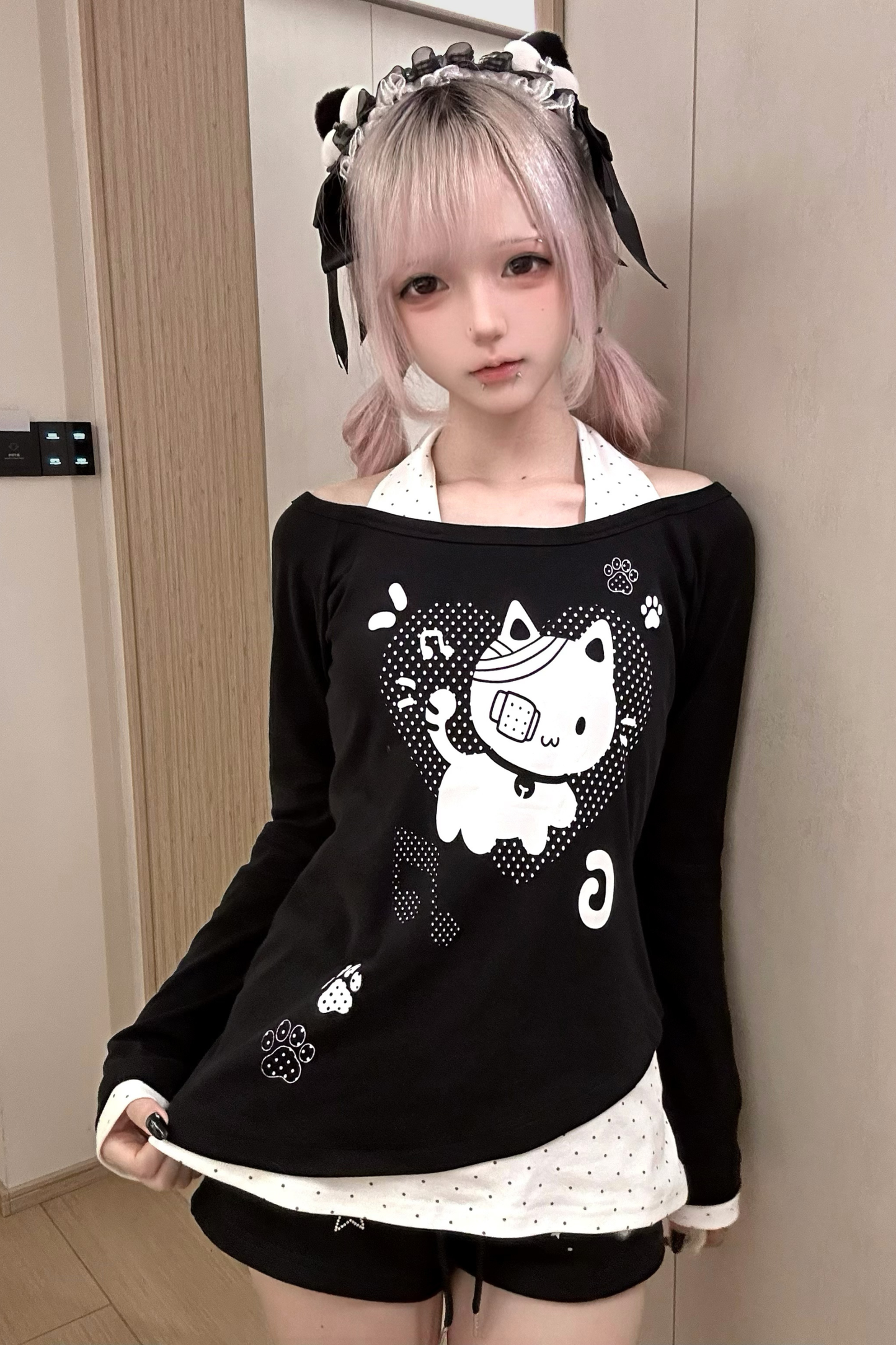 キャットオフショルダートップス