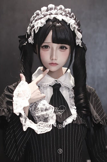 [Deadline for reservations: December 15] Black White Dark Juliet Sleeve Dress + Accessories