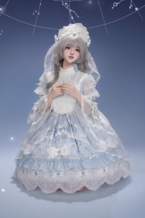 [Vorbestellschluss: 9.23] Klassisches Lolita-Kleid in Hellblau/Dunkelblau mit Himmelsstern-Stickerei, Glockenärmeln, Tülllagen und Schleife