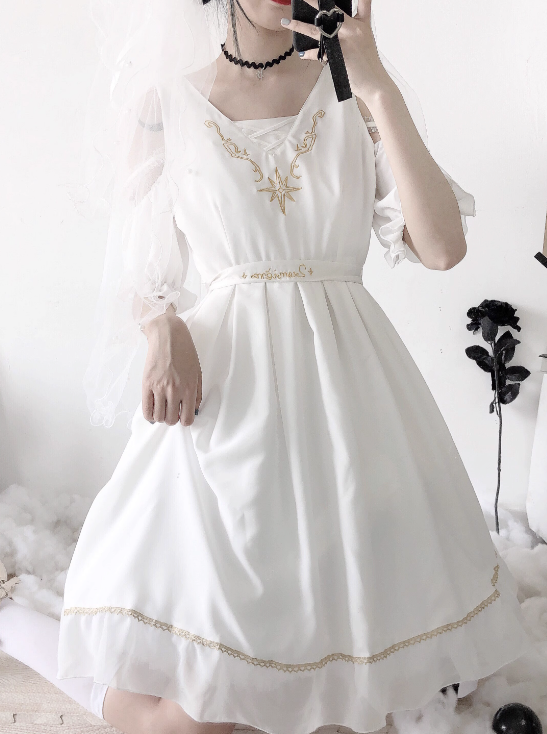 Open shoulder back ribbon embroidery lace dress