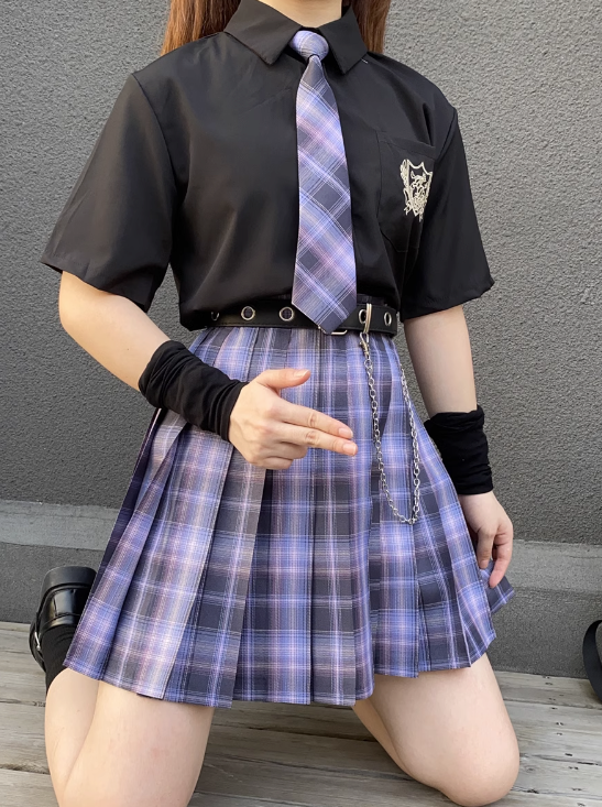 ネクタイ＋半袖ブラウス＋チェックプリーツスカート