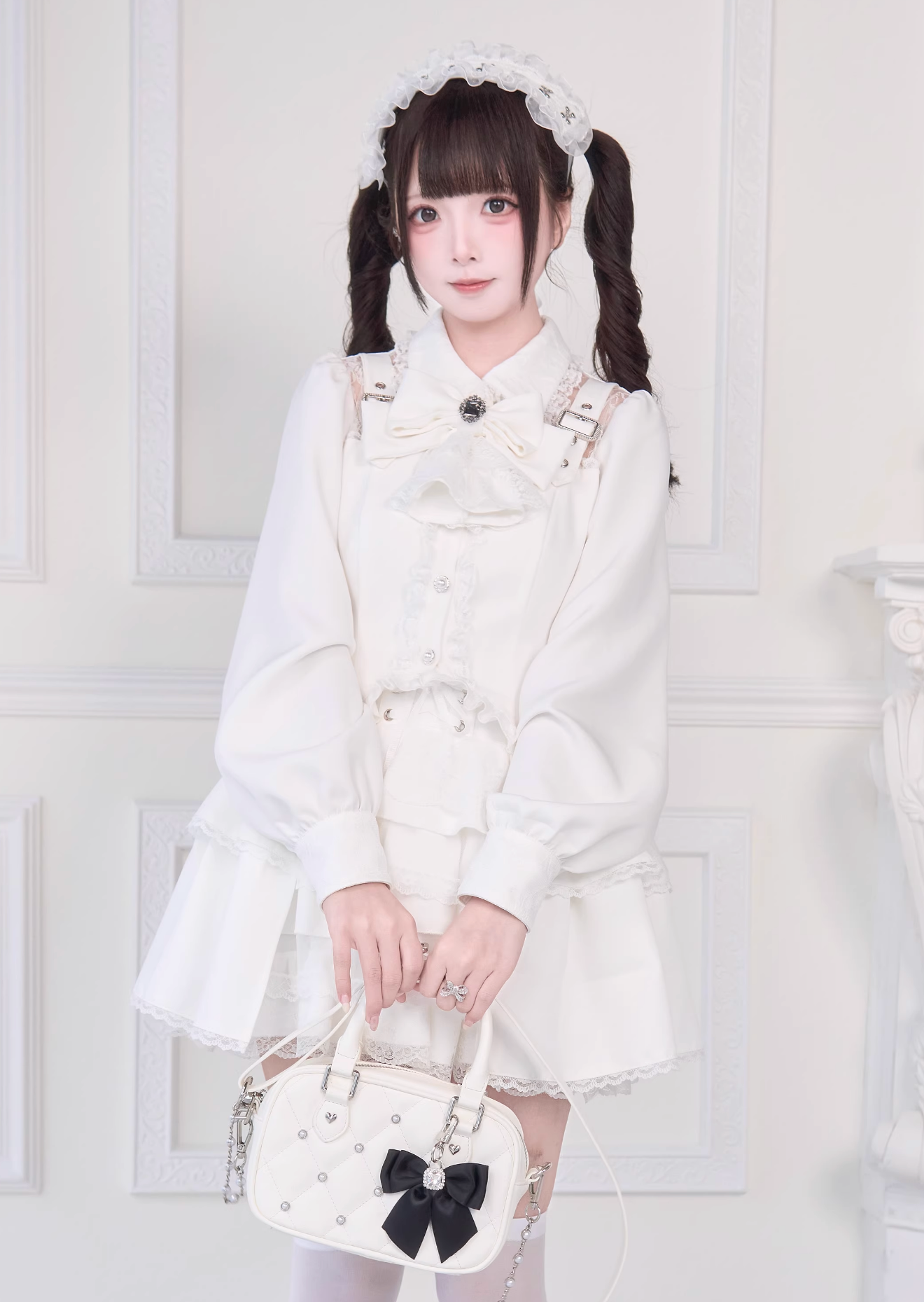 [Reservations] Lace Buckle Shoulder Long Tail Light Gothic Ribbon Shirt