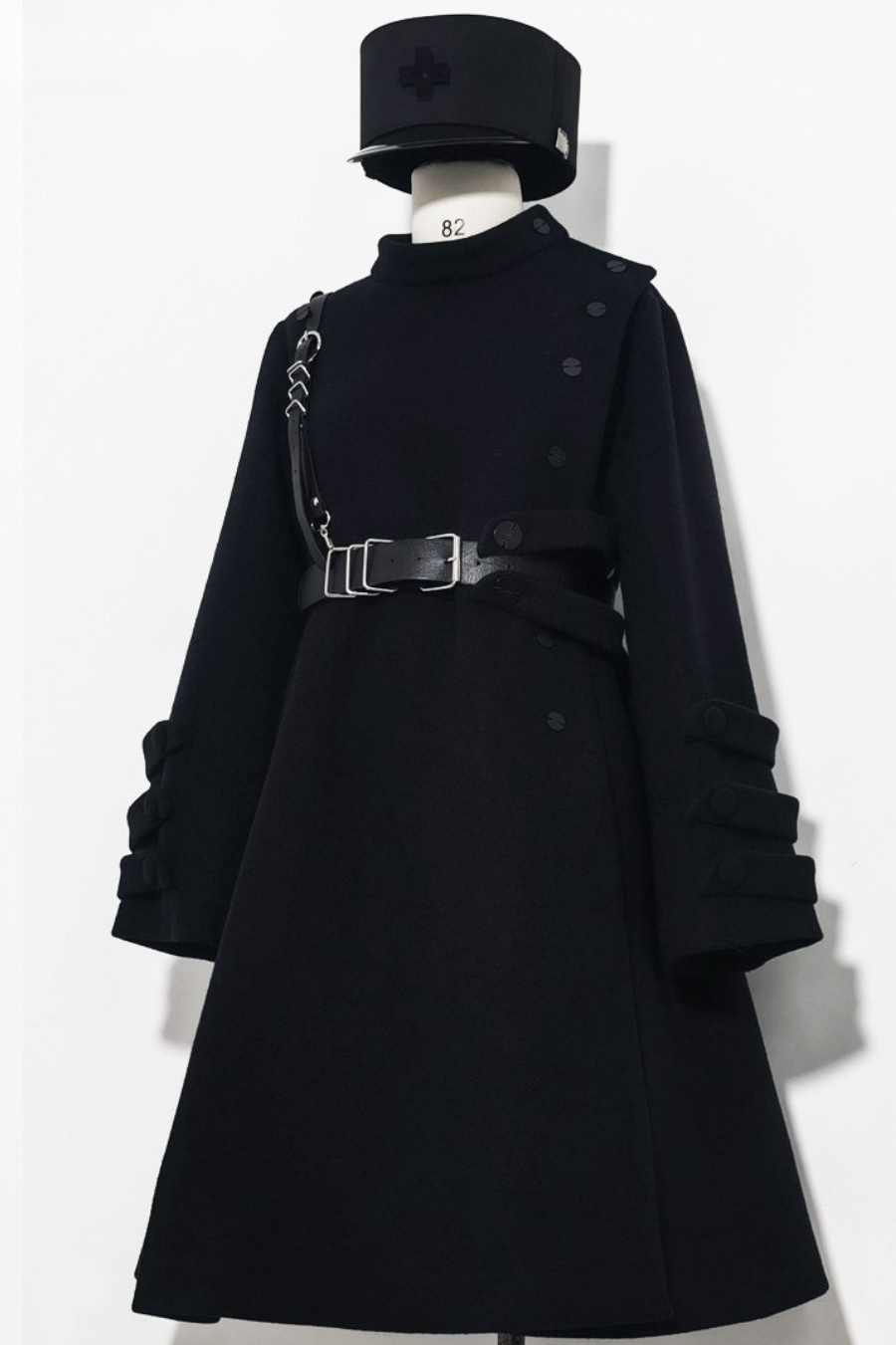 深色黑色中间Shaco墙外衣 +皮带[预订产品]