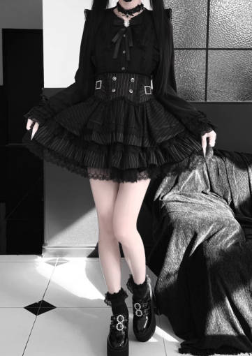 【1月7日予約締切】ジュエルリボンベルスリーブシャツ＋ブラックストライプティアードスカート＋セットアップ