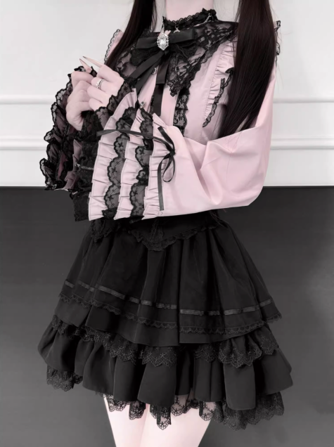 【1月7日予約締切】ジュエルリボンベルスリーブシャツ＋ブラックストライプティアードスカート＋セットアップ