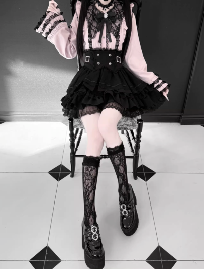 【1月7日予約締切】ジュエルリボンベルスリーブシャツ＋ブラックストライプティアードスカート＋セットアップ