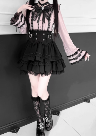 【1月7日予約締切】ジュエルリボンベルスリーブシャツ＋ブラックストライプティアードスカート＋セットアップ