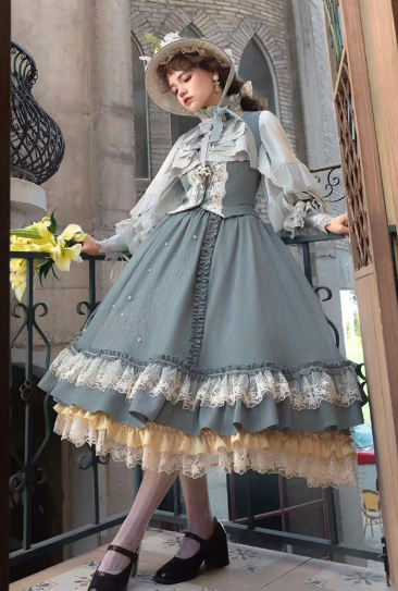 [Pre-order Deadline: May 11] Elegant Lily Embroidered Vest