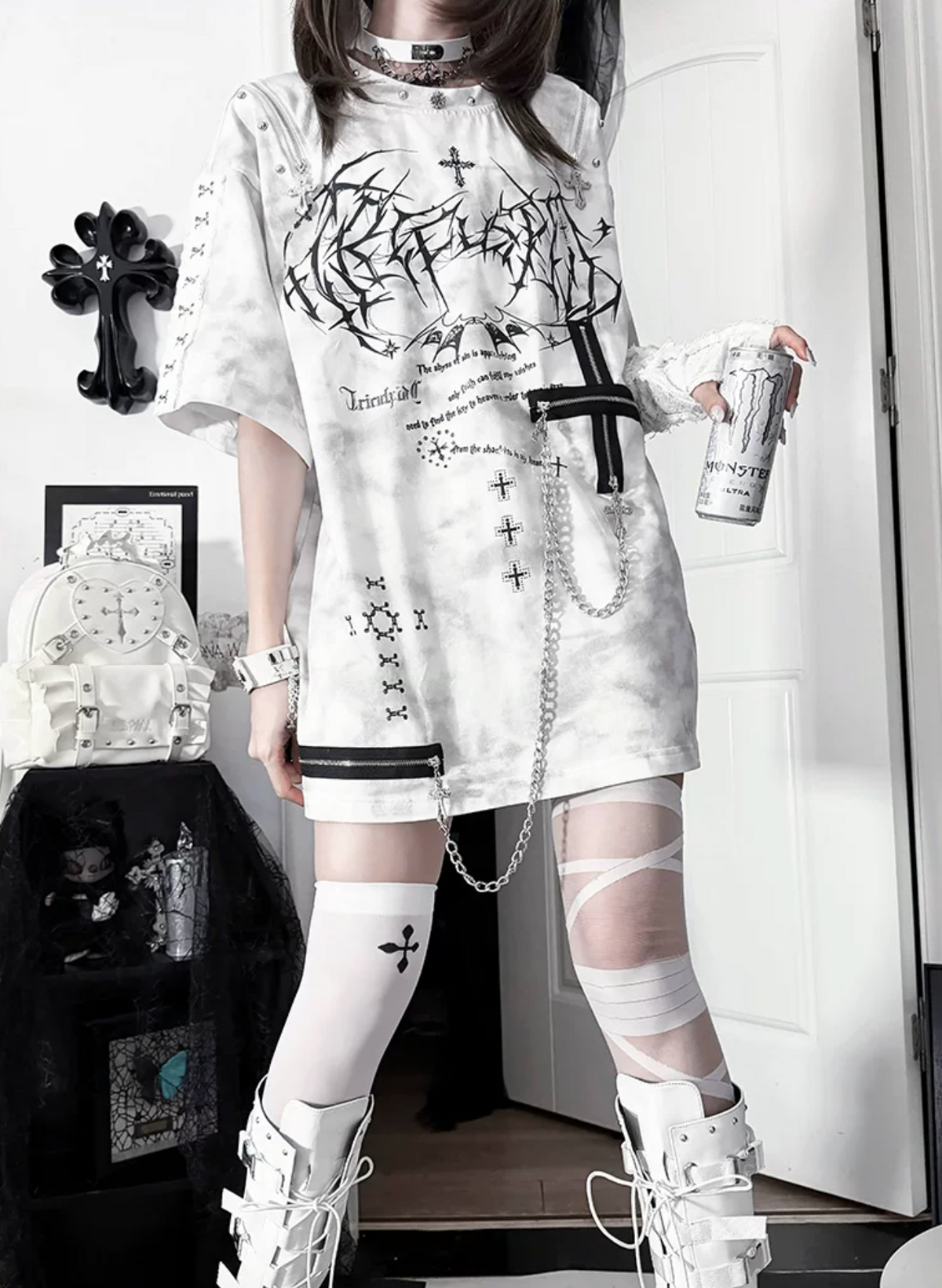 Lockeres schulterfreies T-Shirt mit Kreuzreißverschluss