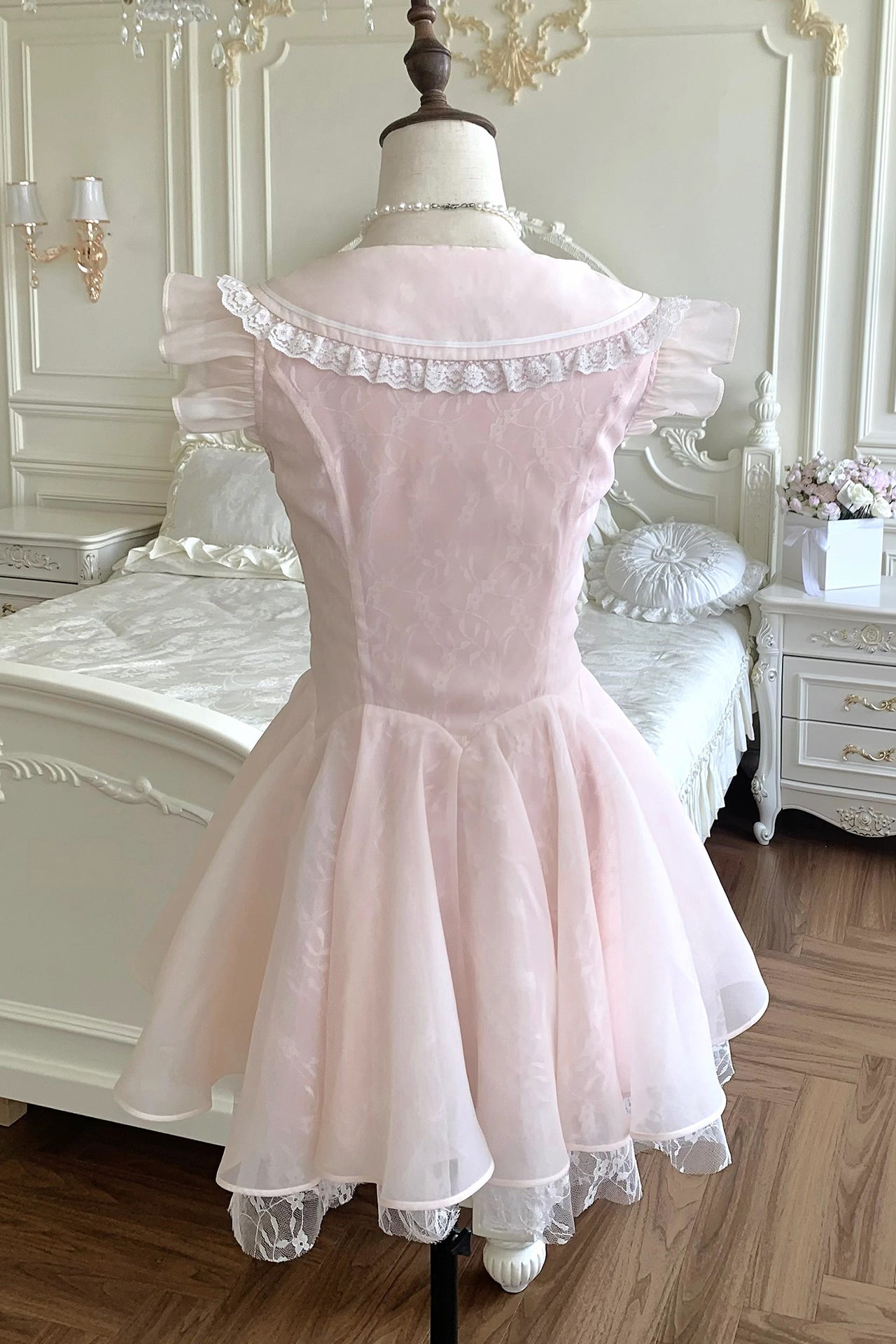 レースアップリボンフライングスリーブドレス