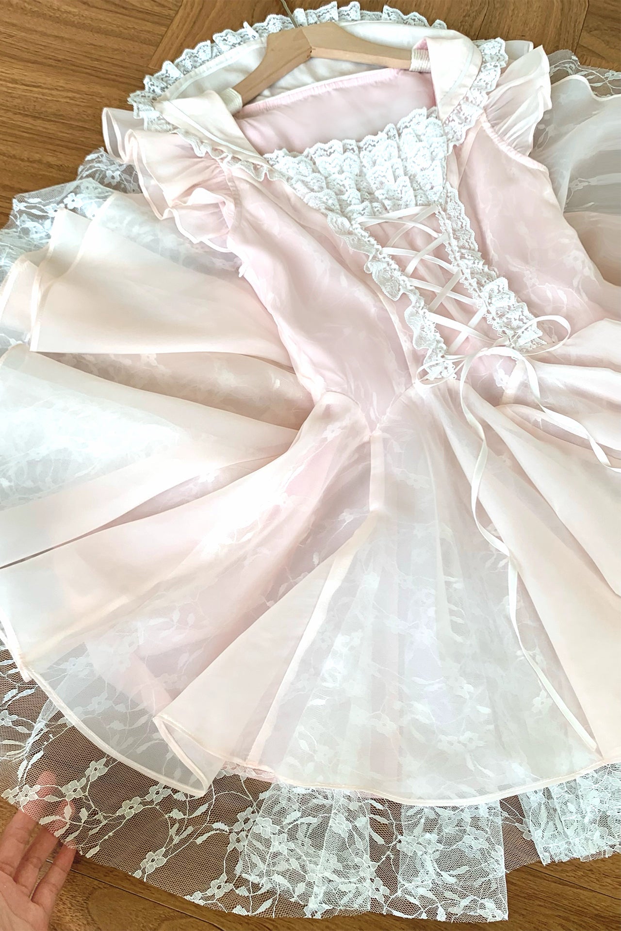 レースアップリボンフライングスリーブドレス