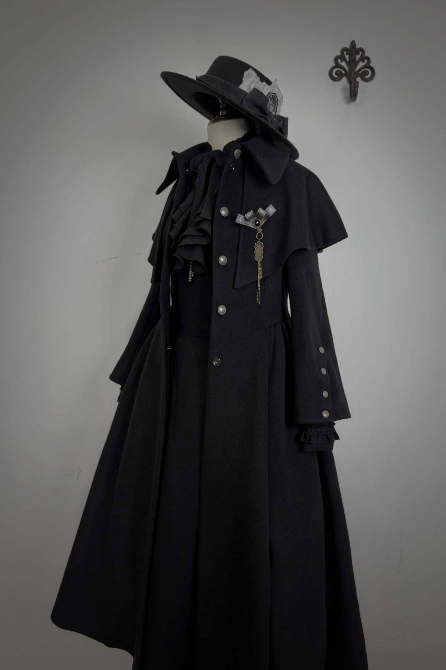 英國偵探蘿莉塔外套+披肩+裙子+襯衫+包+胸針+帽子+貝雷帽+項鍊