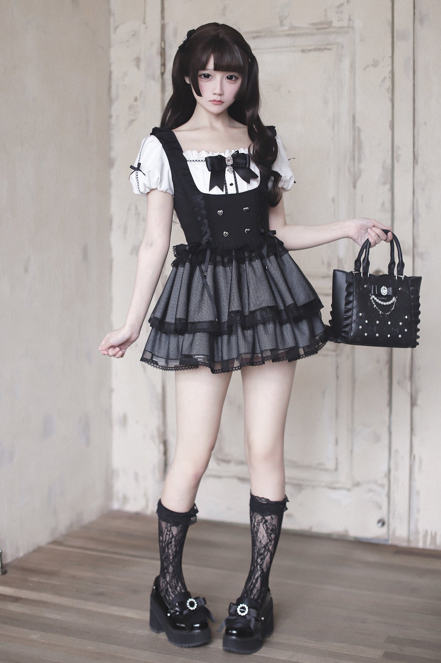 Ecomi Satin-Lagenkleid