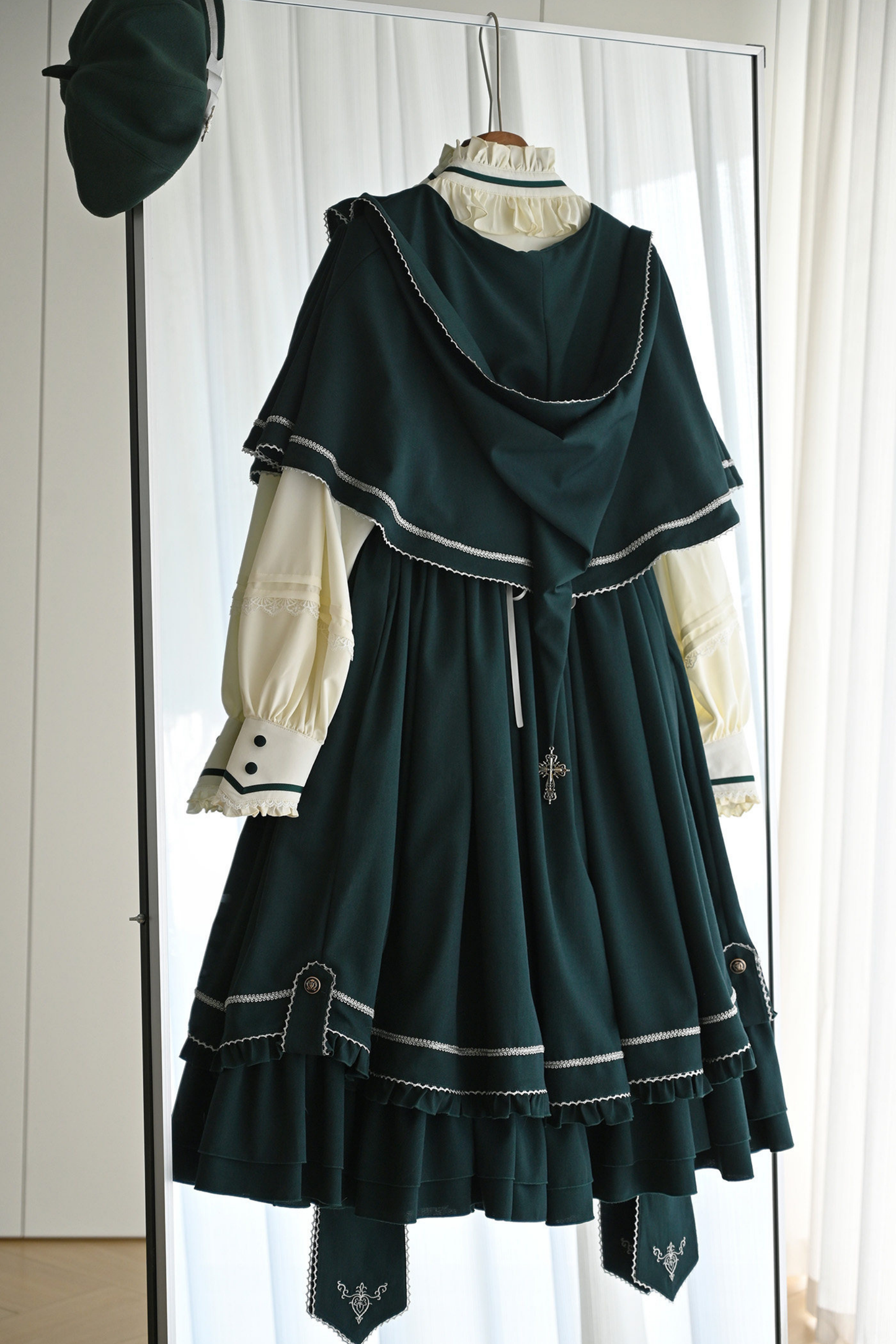 Miaustar Akademie Kleid