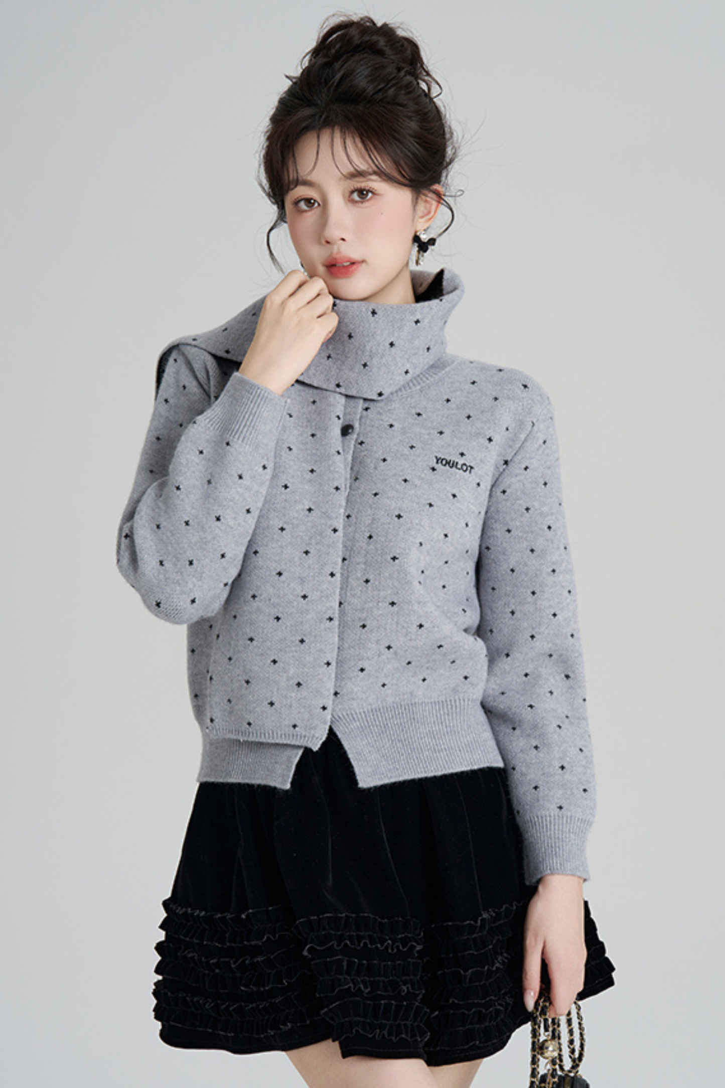 フレンチスタイルドットマフラー付きンカーディガン