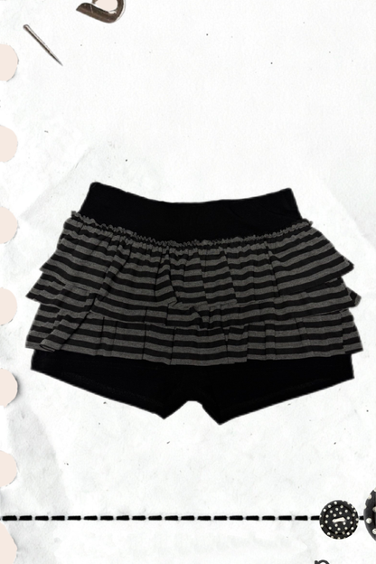 クロスハイネックトップス+パンツスカート+ペンダント