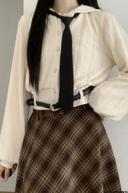 メープルトレンチコート+フードトップス+チェックスカート+シャツドレス