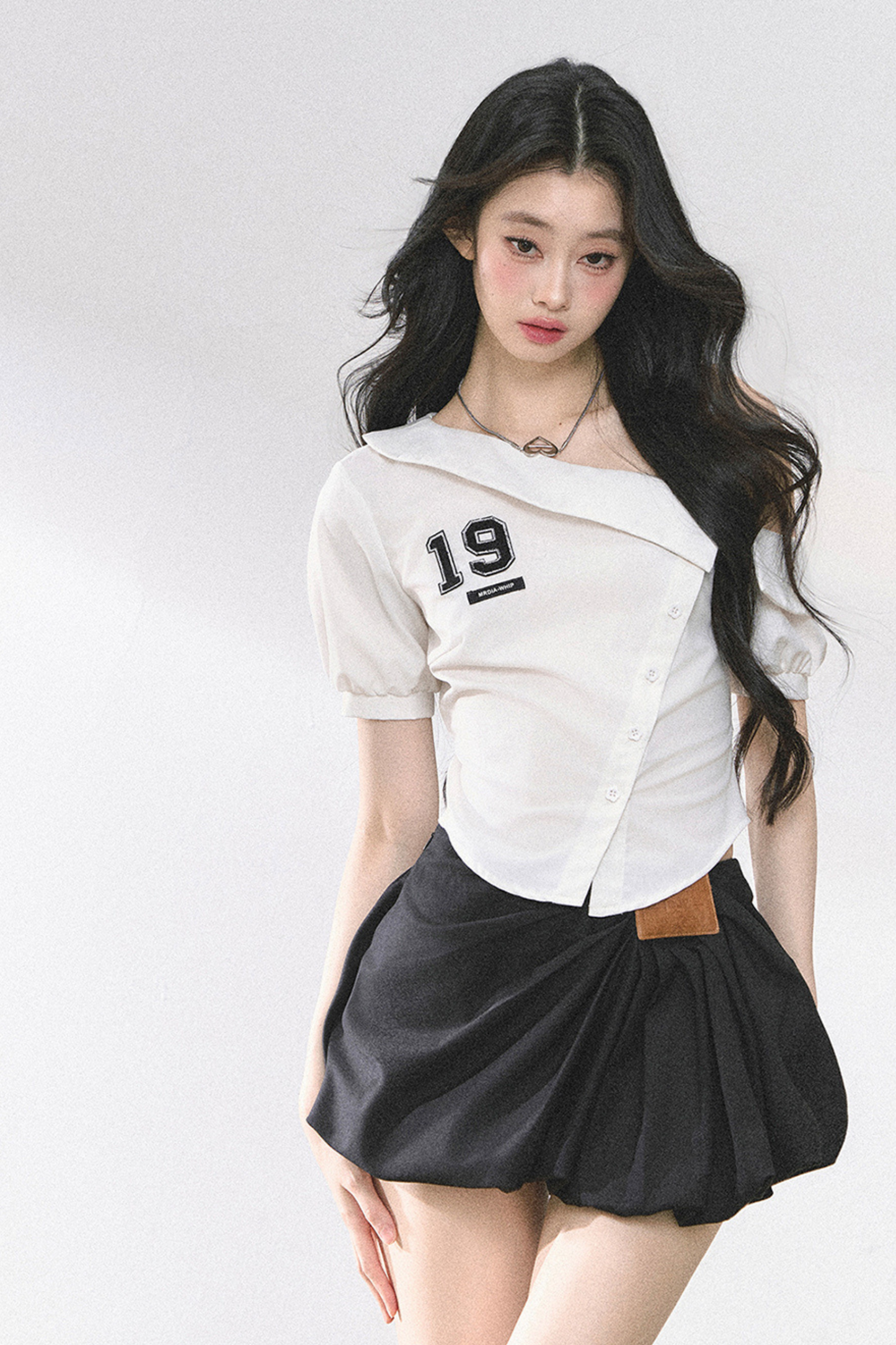 ワンショルダーロゴタイトトップス