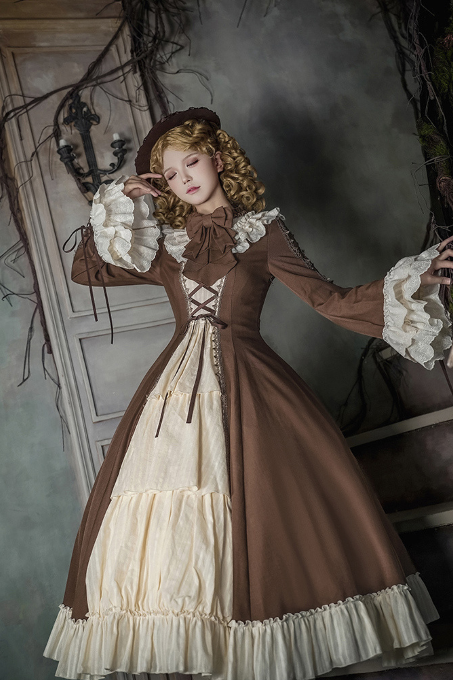 レーススタンドカラーフレアスリーブツインドールロリータドレス+カラー+ハット