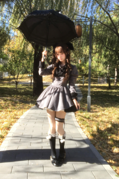 ツインフリルメイドロリータドレス+エプロン+チョーカー+ヘッドバンド+リボン+レッグカバー