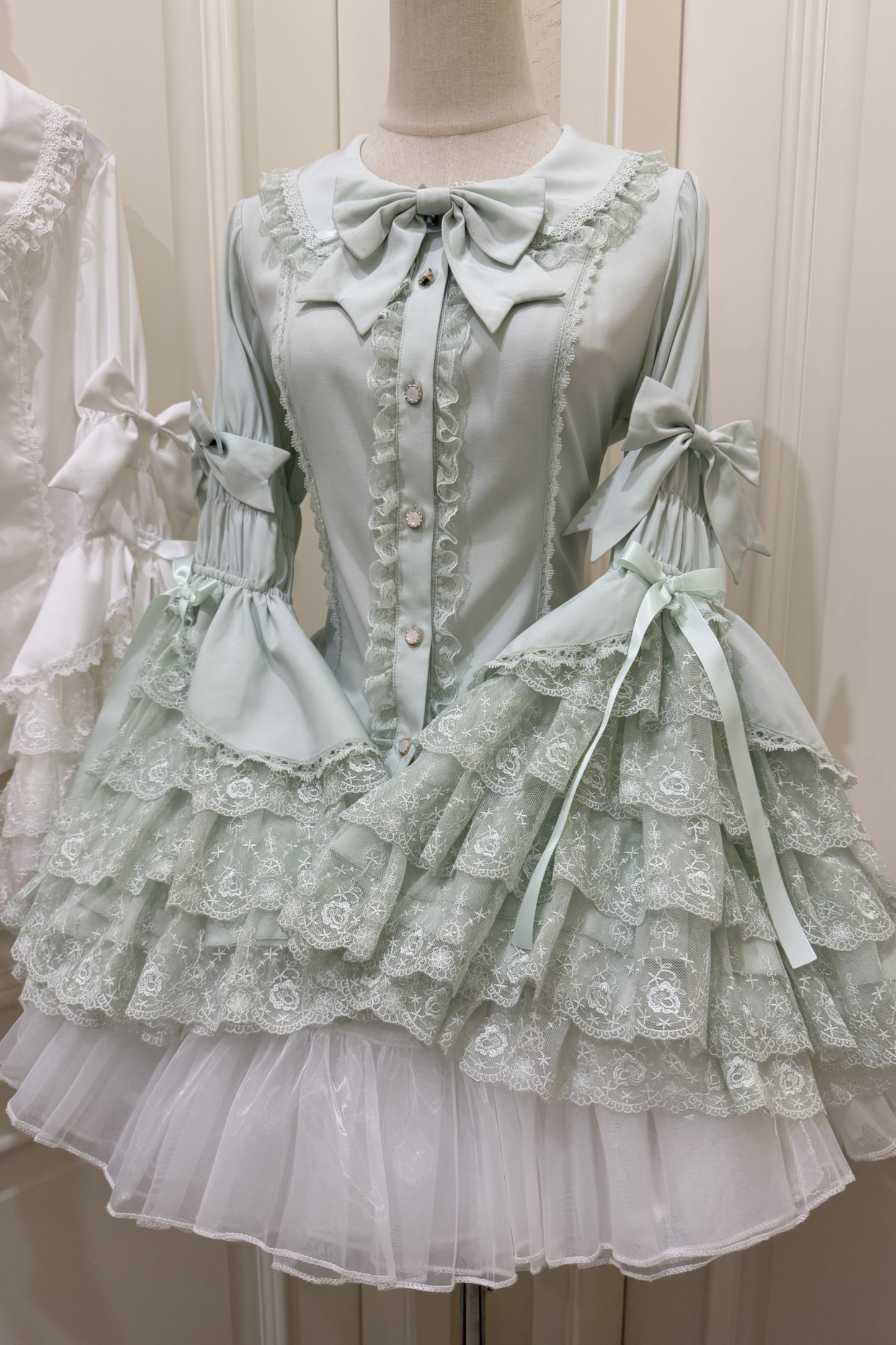 プリンセスリボンフリルスリーブシャツ