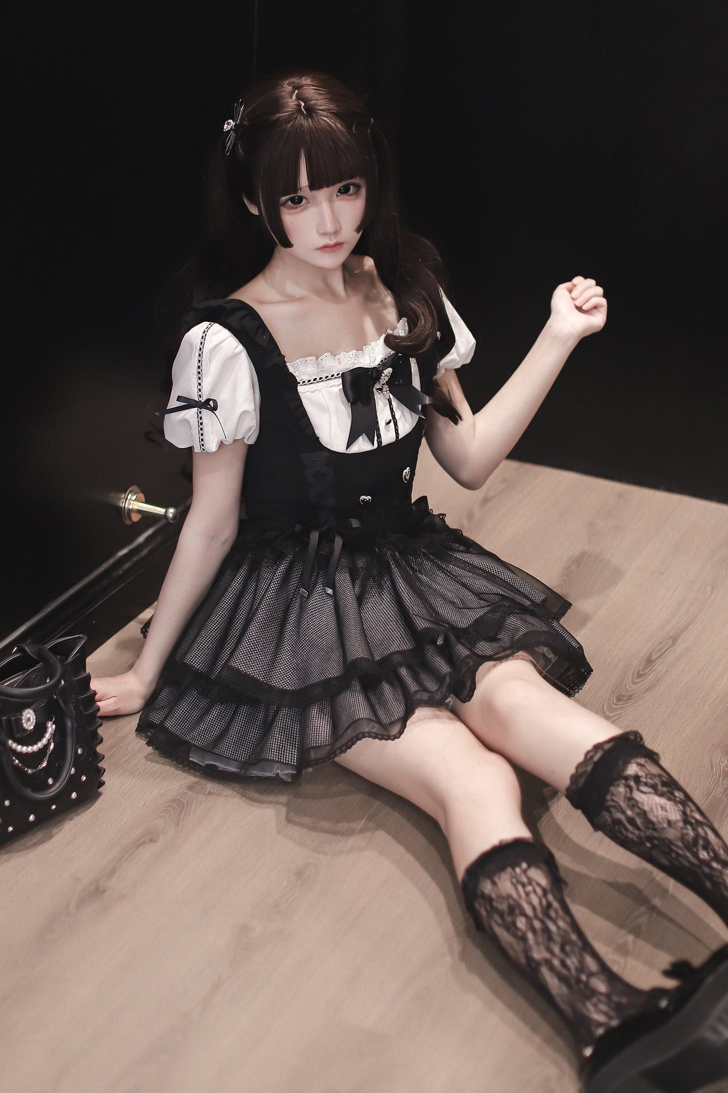 Ecomi Satin-Lagenkleid