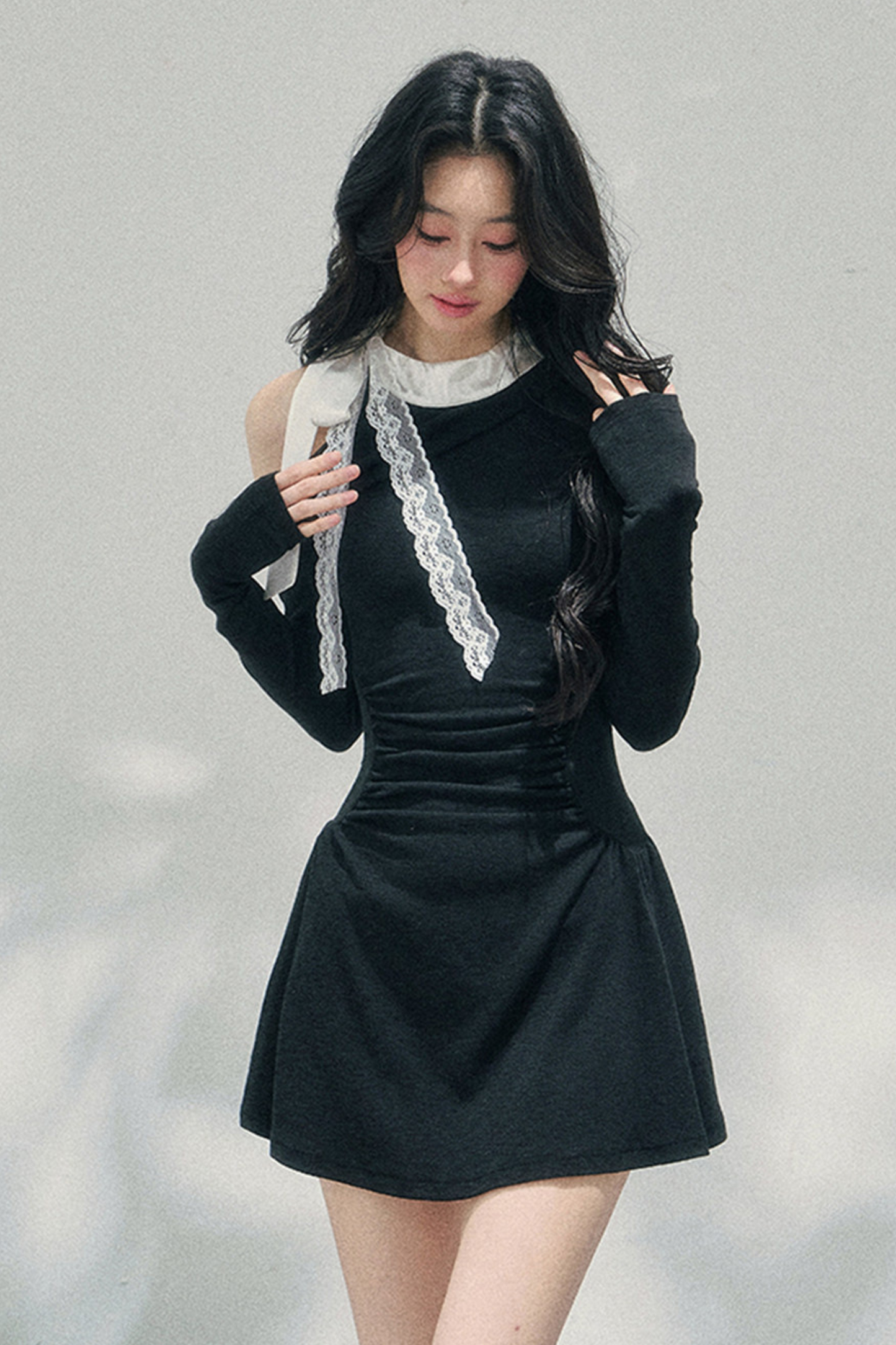 フレンチレースオフショルダードレス