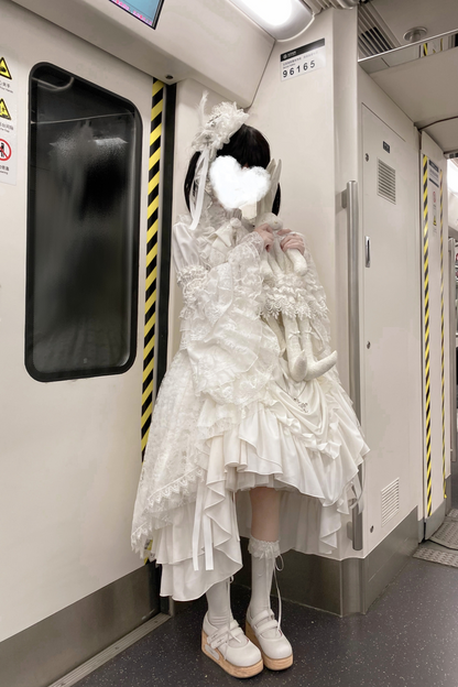 ゴシックスーパーゴージャスジスリーブロリータシャツ+フリルスカート+ハット