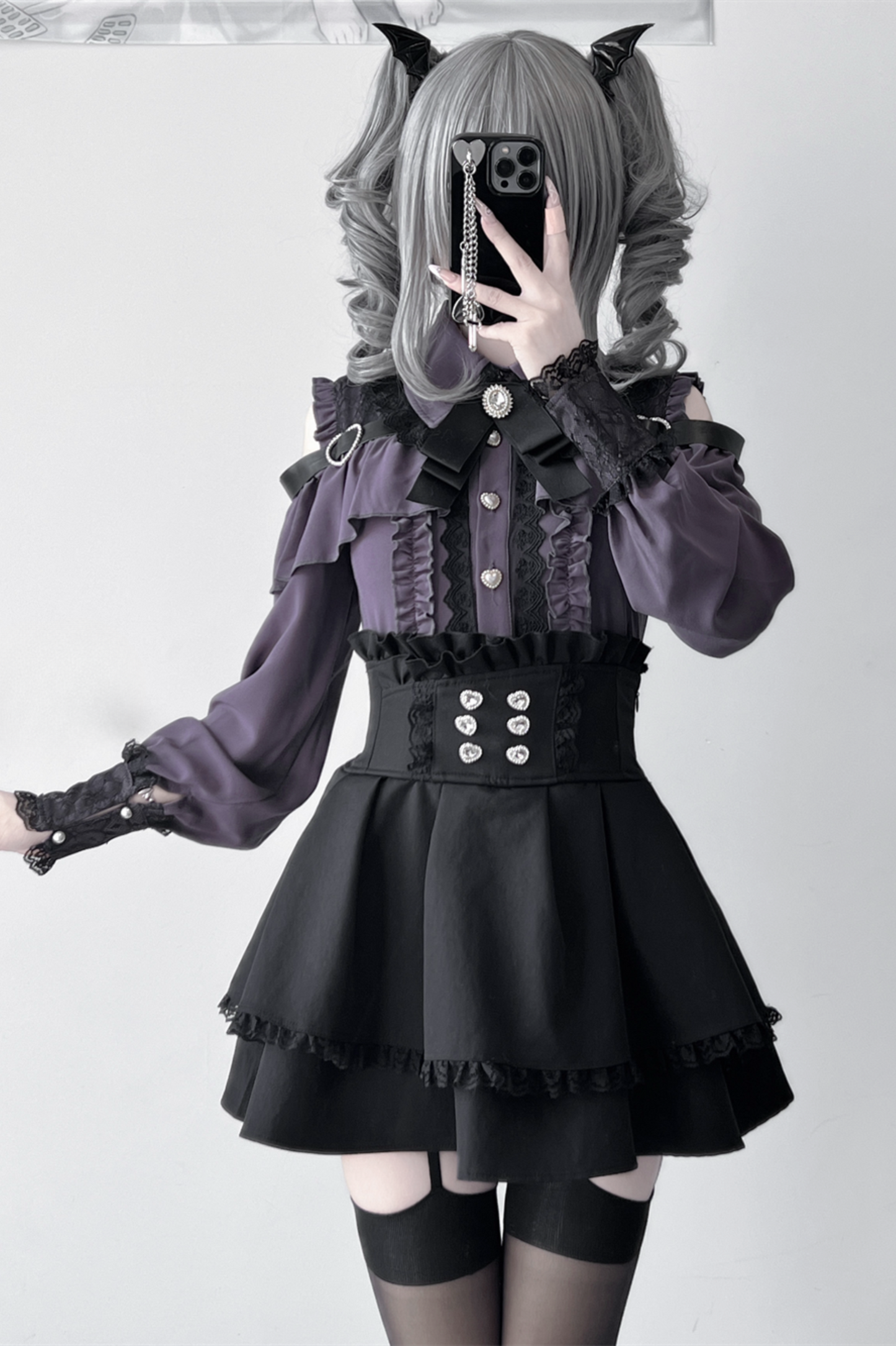 [Deadline for reservations: October 15] Open Shoulder Heart Leather Strap Ruffle Ribbon Shirt