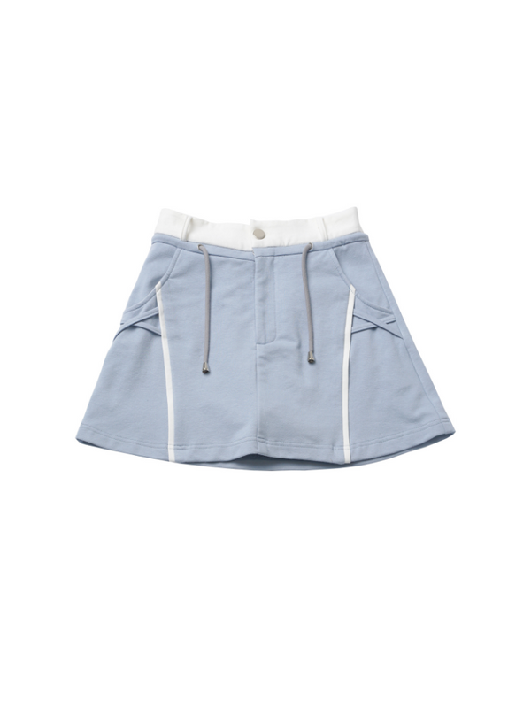 <strong>Chocolat</strong> <span>fondant</span> <em>avec</em> <strong>crème</strong> <span>chantilly</span> <em>et</em> <strong>fruits</strong> <span>frais</span> 