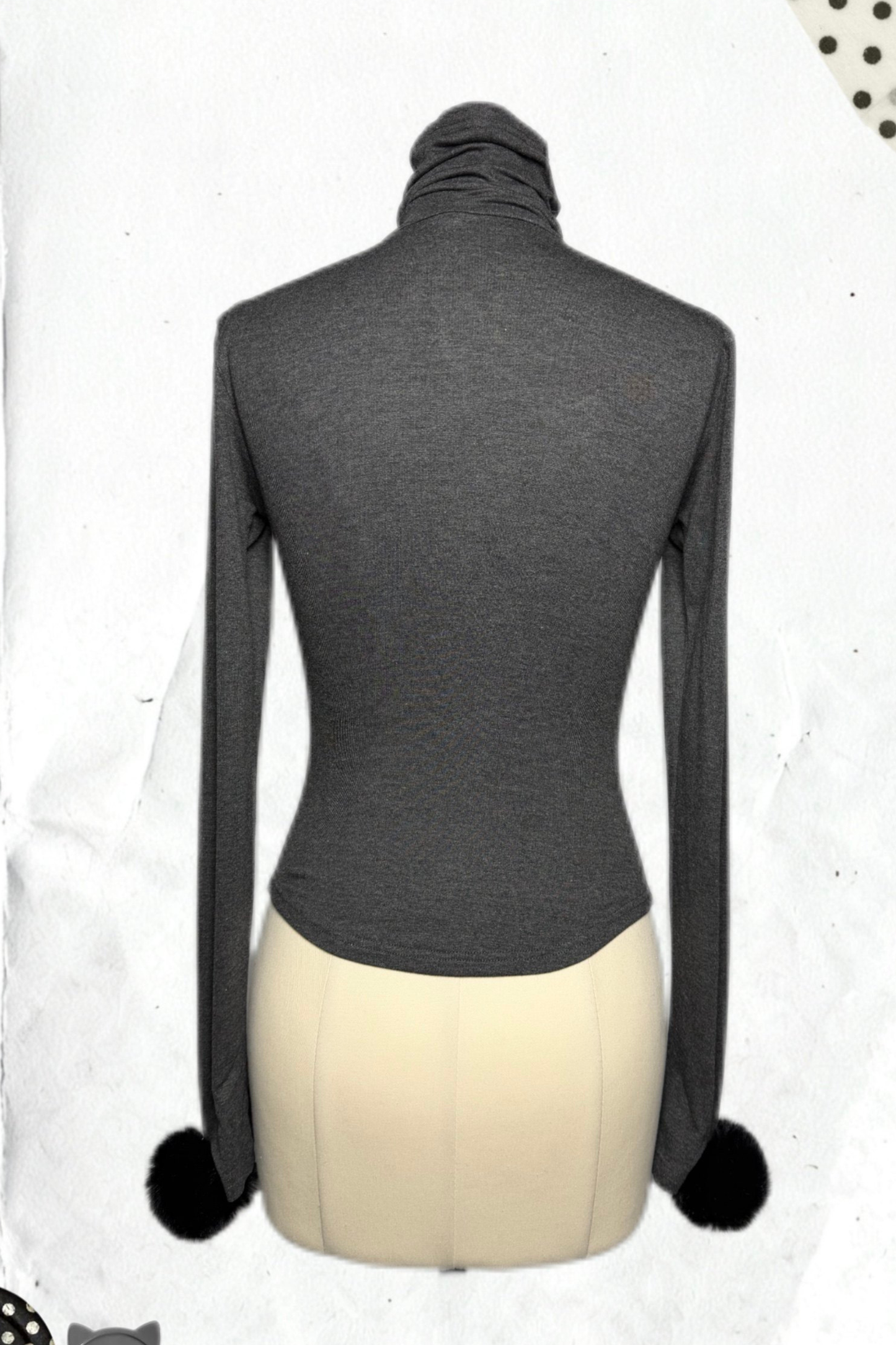 クロスハイネックトップス+パンツスカート+ペンダント