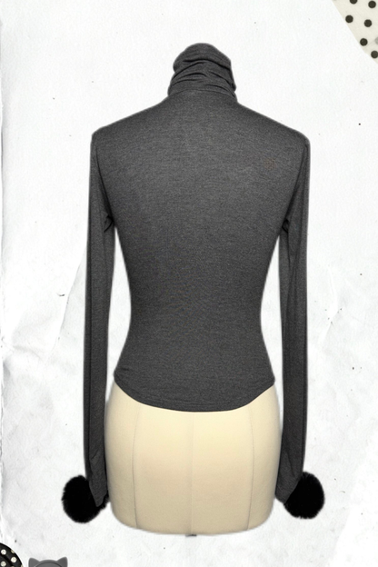 クロスハイネックトップス+パンツスカート+ペンダント