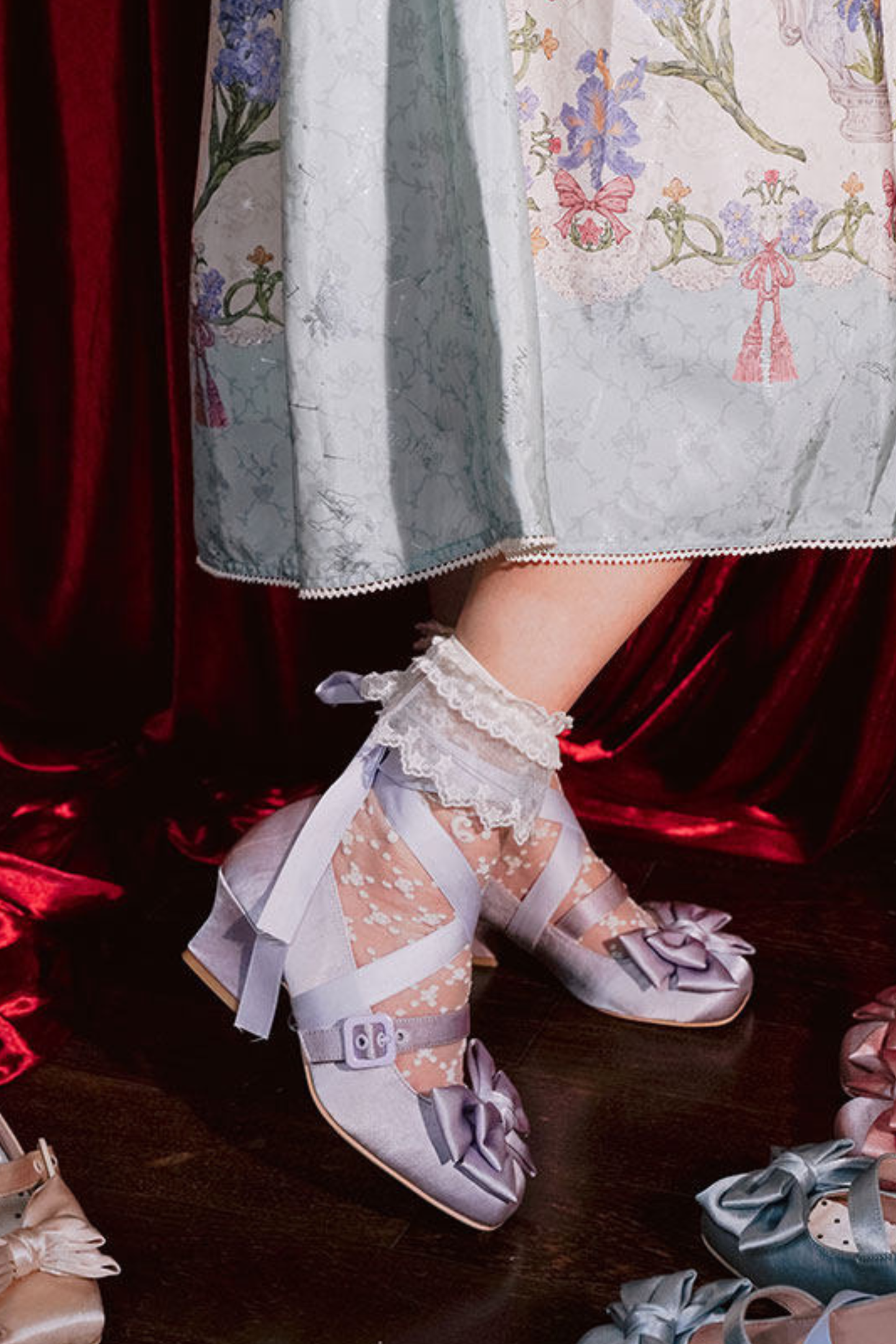 レースアップリボンサテンスクエアトゥシューズ