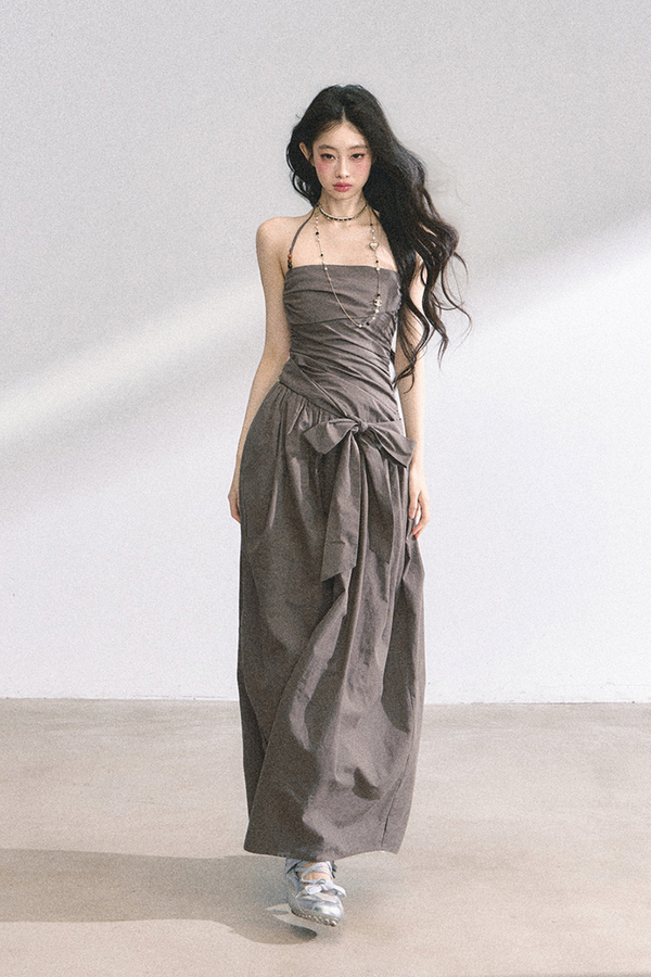 ホルターネックロングドレス