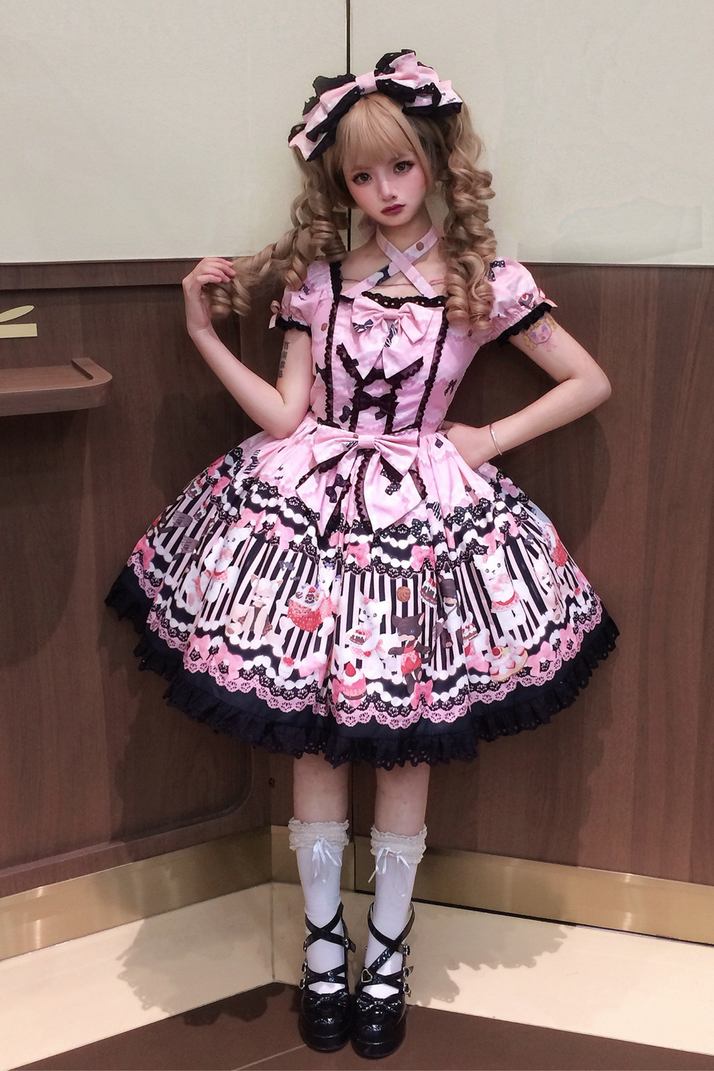 [Pre-order] Honey Fox Restaurant Star Warm Dress