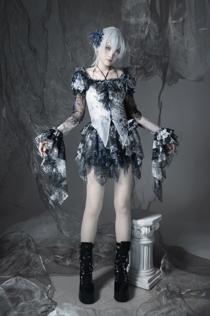 【12月10日予約締切】Bloodstainedスクエアホルターネックフレアスリーブトップス