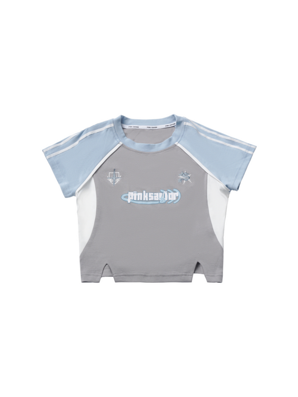 <strong>Chocolat</strong> <span>fondant</span> <em>avec</em> <strong>crème</strong> <span>chantilly</span> <em>et</em> <strong>fruits</strong> <span>frais</span> 